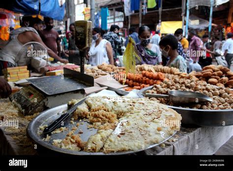 what is sadar bazar famous for